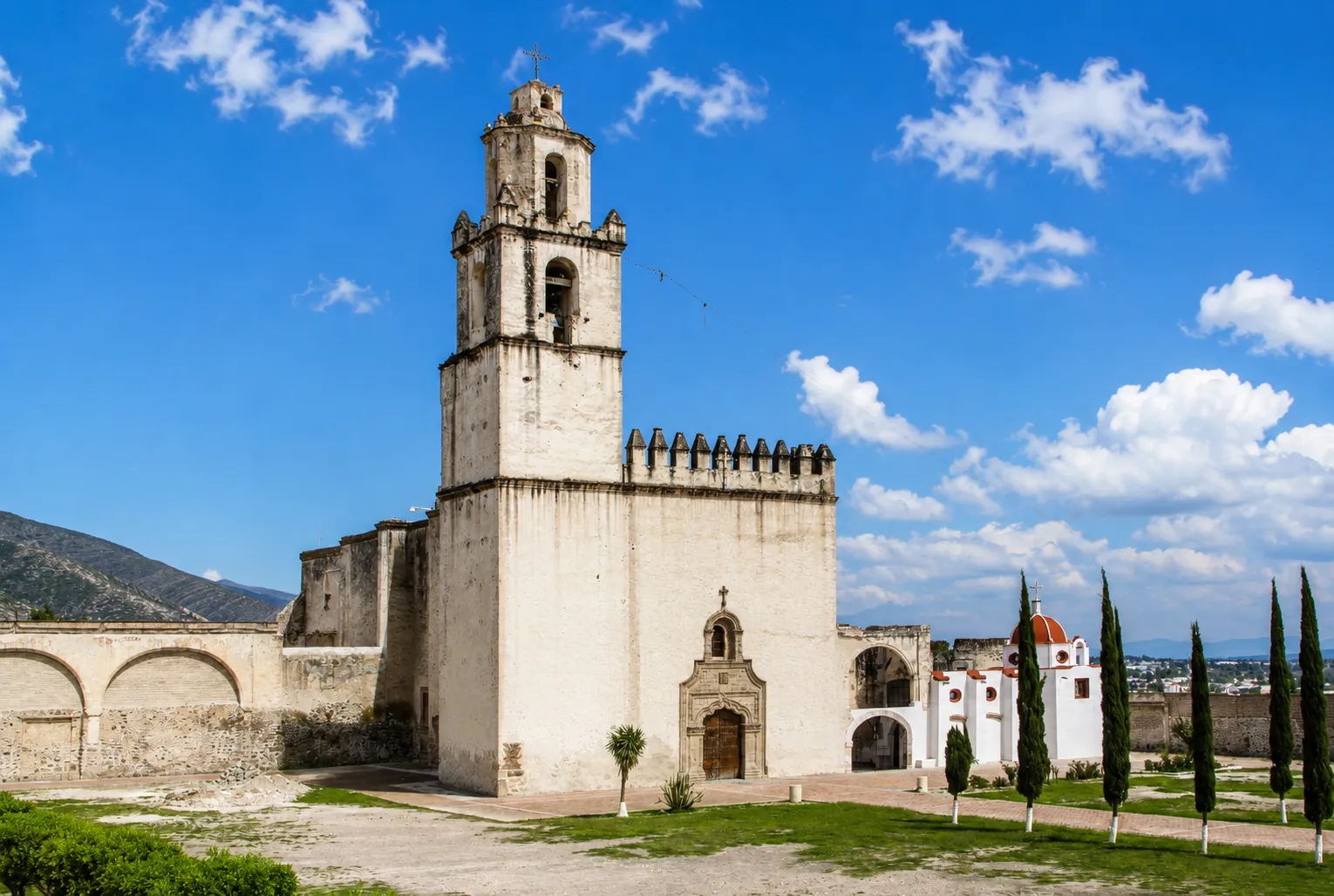 Representación ilustrativa del conjunto franciscano de Tecamachalco, Puebla