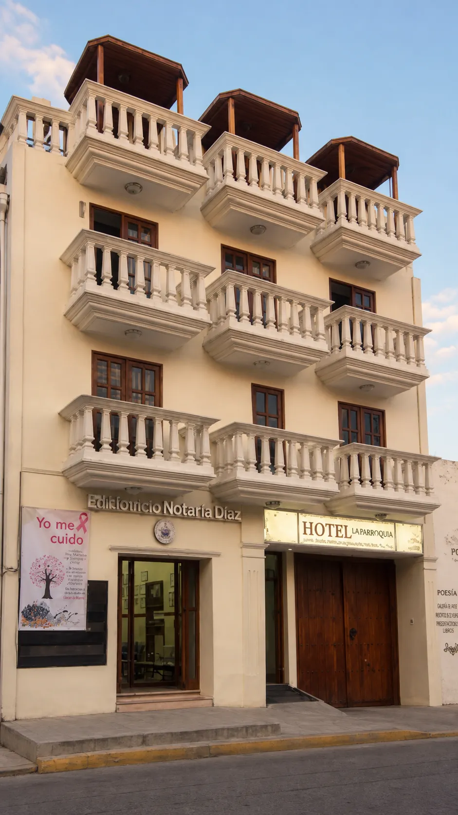 Fachada del Hotel La Parroquia en Tecamachalco, Puebla